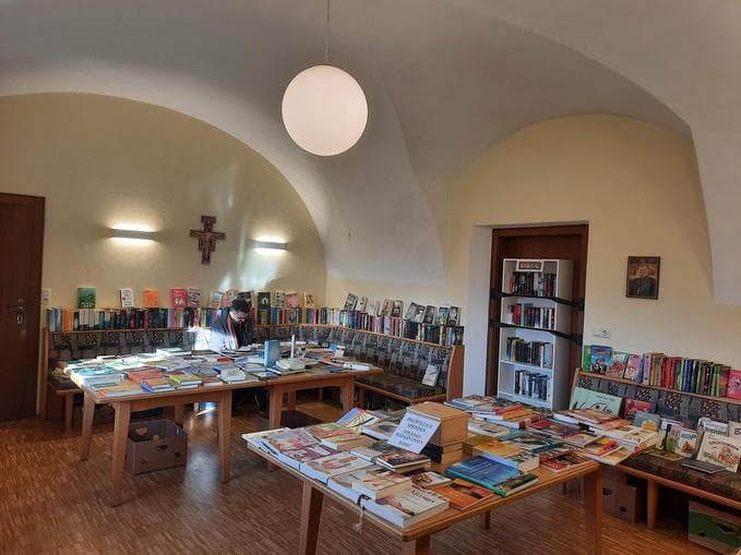 Bücherflohmarkt, EZA-Markt und Pfarrcafe