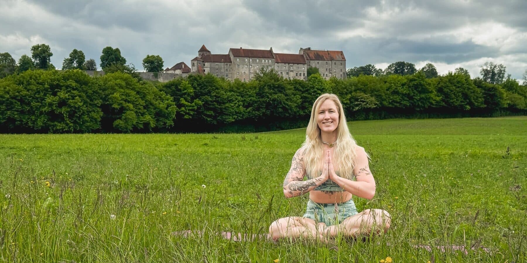 YOGA MIT IRIS MOSER